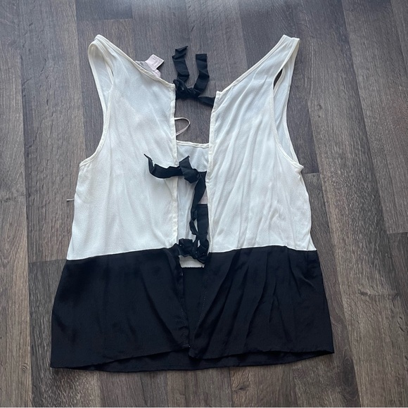 Black & White Tie Back Sleeveless Color Block Top by Forever 21 Size XS - Picture 10 of 10